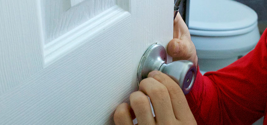Vintage Door Knob Replacement in Cudahy, CA